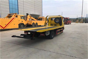 和静非事故拖车